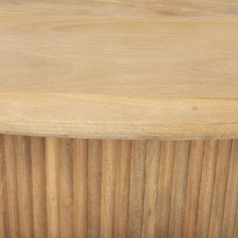 Table basse ovale cannelée en bois marron foncé 48L x 28l x 15H