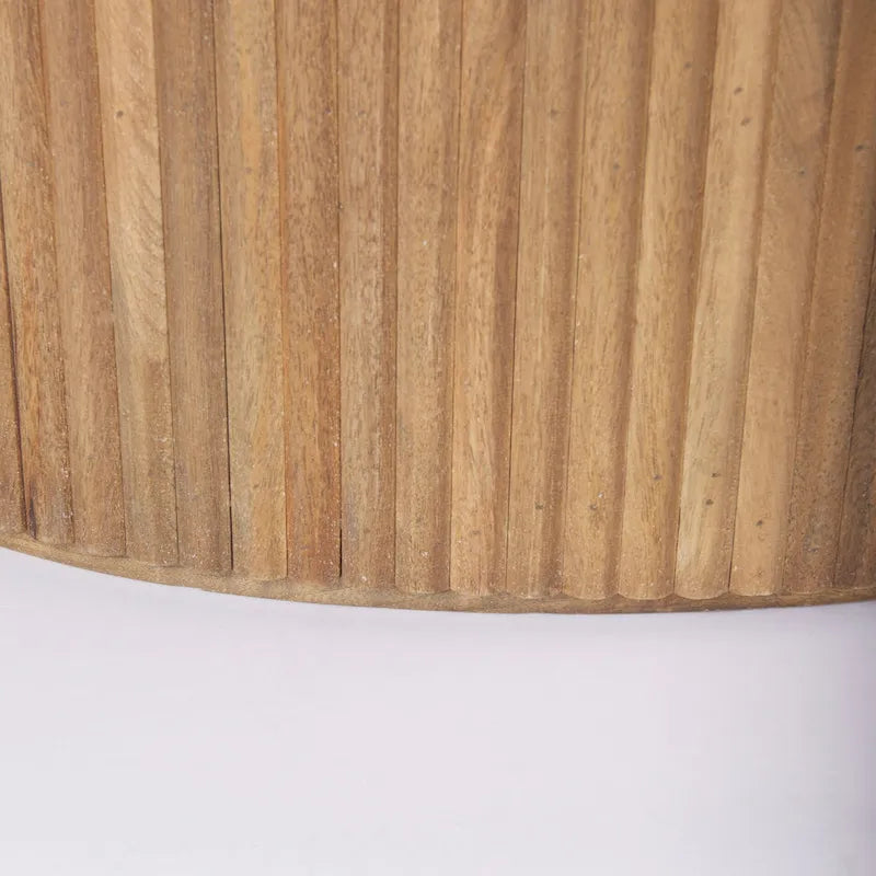 Table basse ovale cannelée en bois marron foncé 48L x 28l x 15H