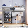 Lit mezzanine en bois pleine grandeur avec étagères, bureau et tableau d'écriture