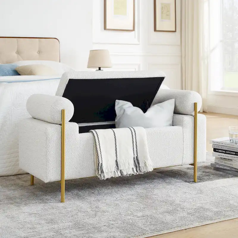 Banc de rangement capitonné en lin avec accoudoirs cylindriques et pieds en fer