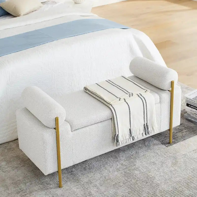 Banc de rangement capitonné en lin avec accoudoirs cylindriques et pieds en fer