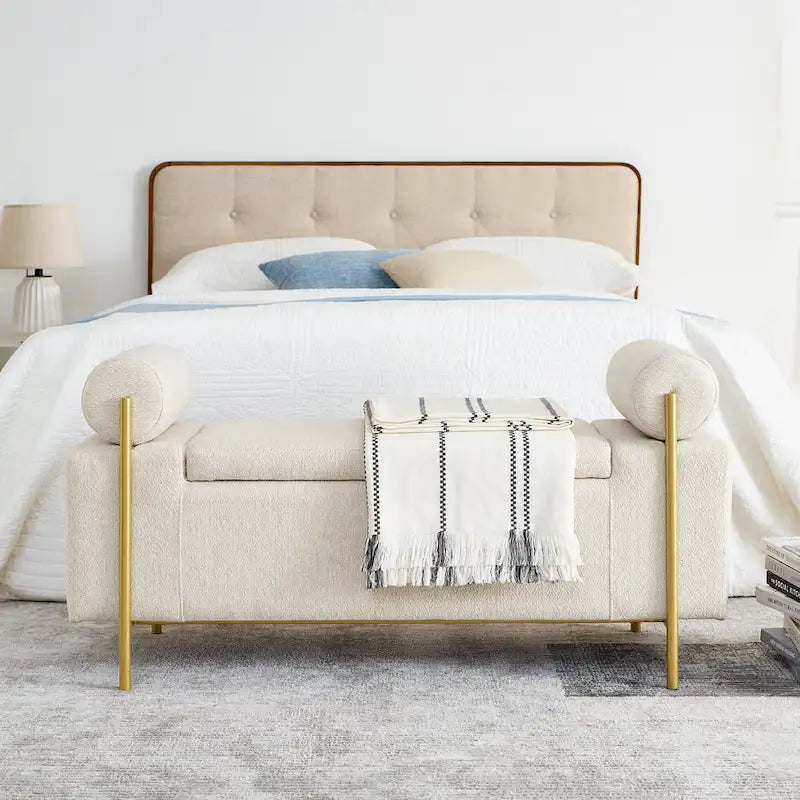 Banc de rangement capitonné en lin avec accoudoirs cylindriques et pieds en fer