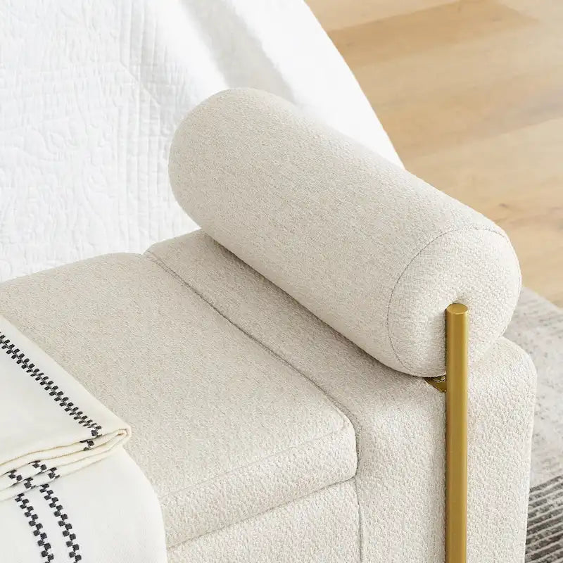Banc de rangement capitonné en lin avec accoudoirs cylindriques et pieds en fer